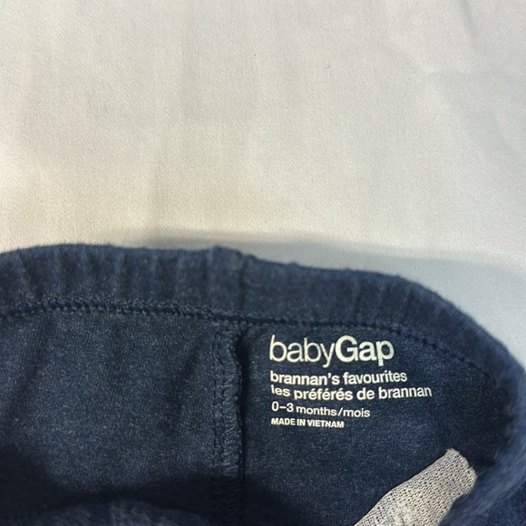 Zara and GAP - 2 piece newborn baby outfit/set. Size 0-3 months - Picture 7 of 7